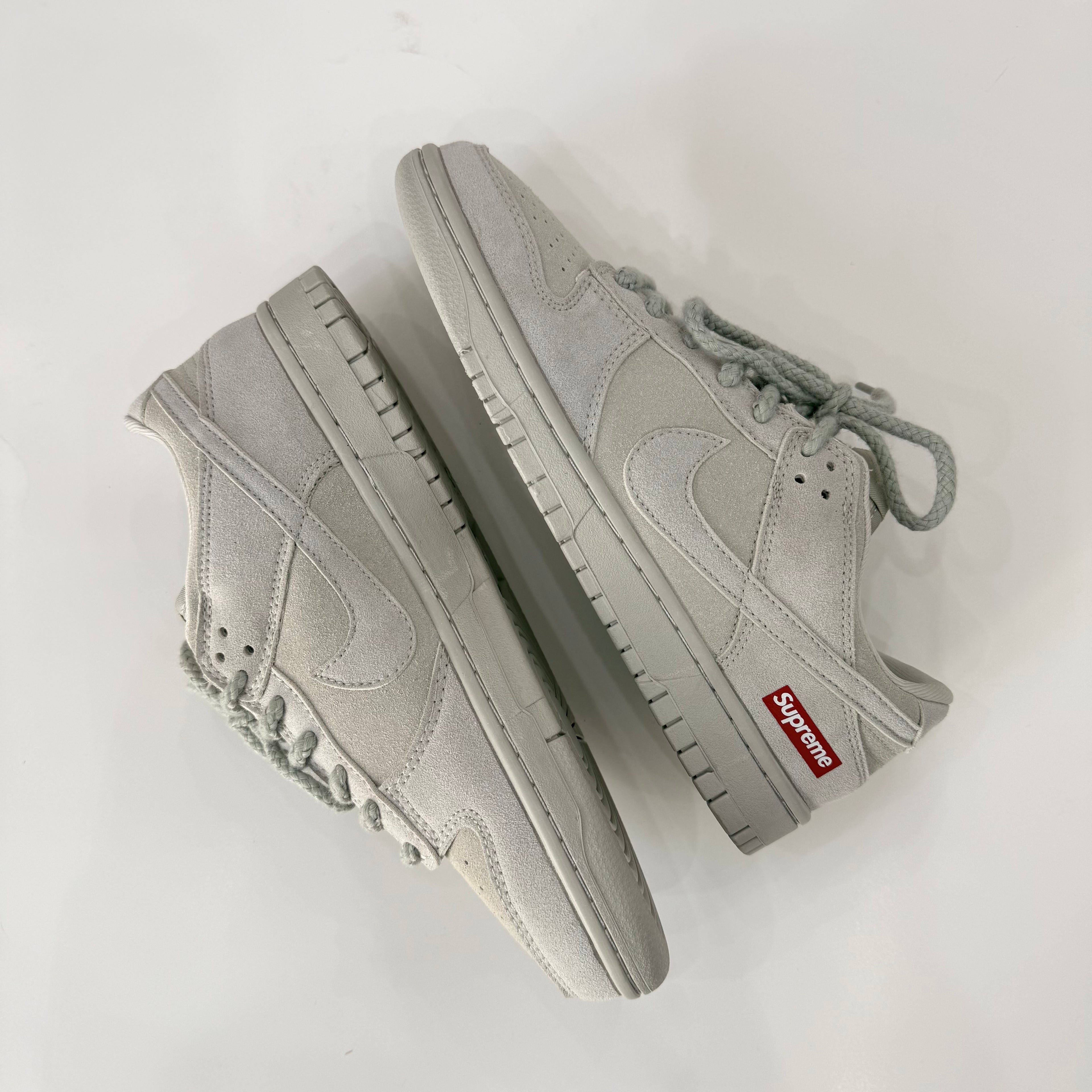 NIKE SB DUNKS x SUPEREME