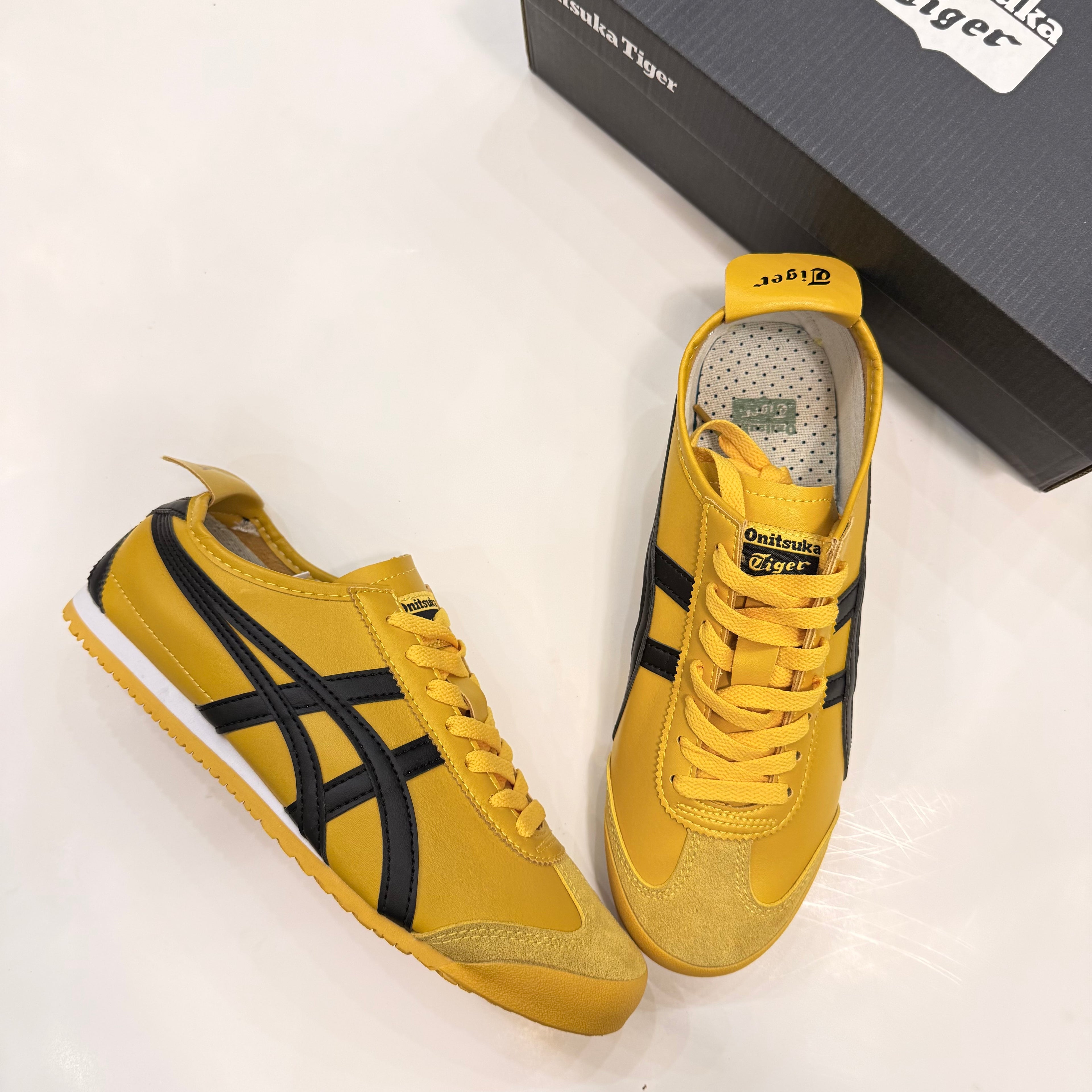 ONITSUKA TIGER