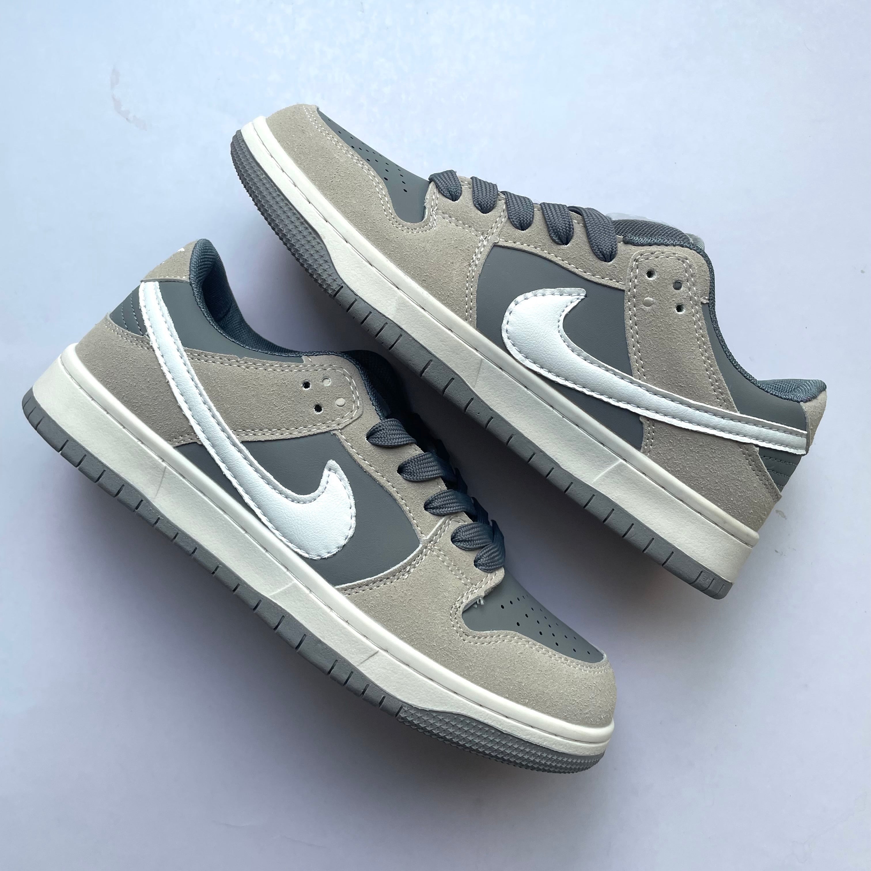 NIKE SB DUNKS