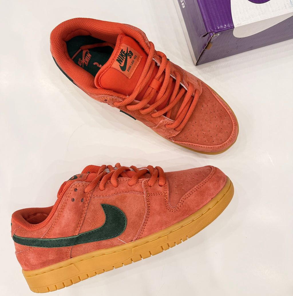 NIKE SB DUNKS