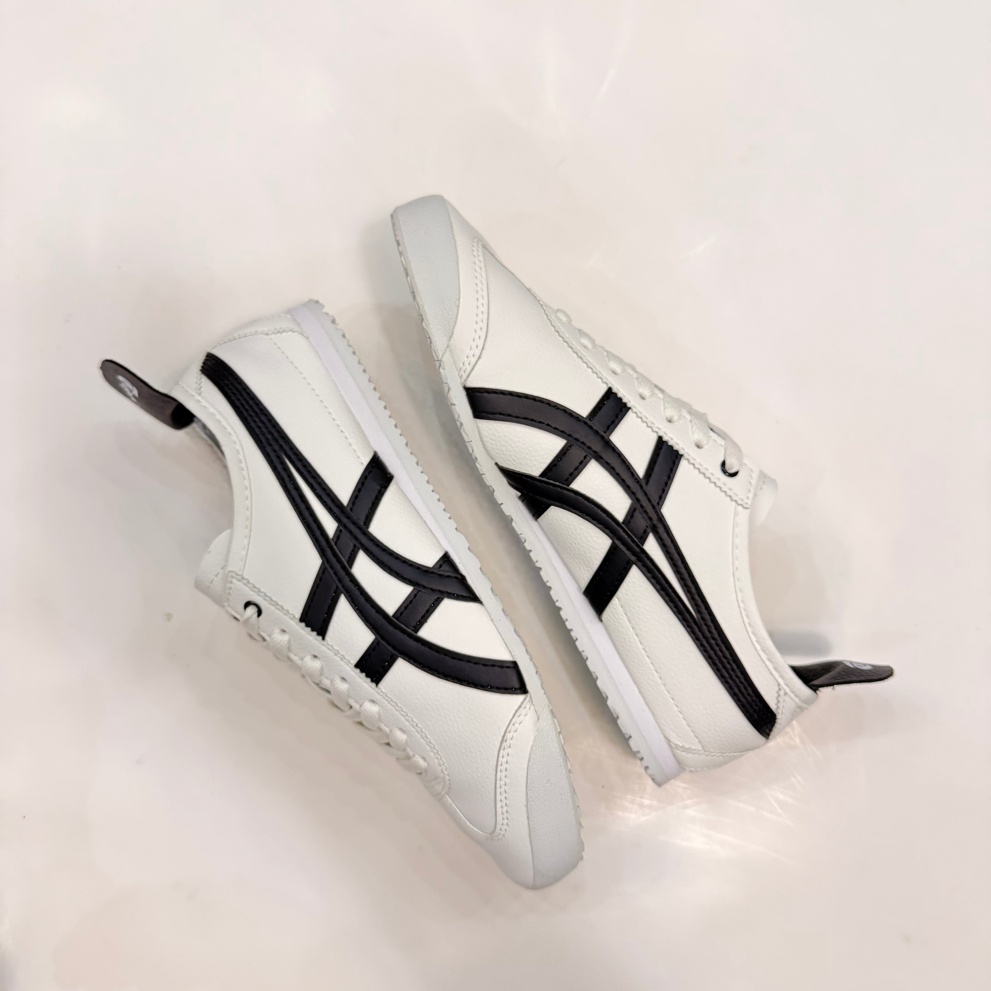 ONITSUKA TIGER