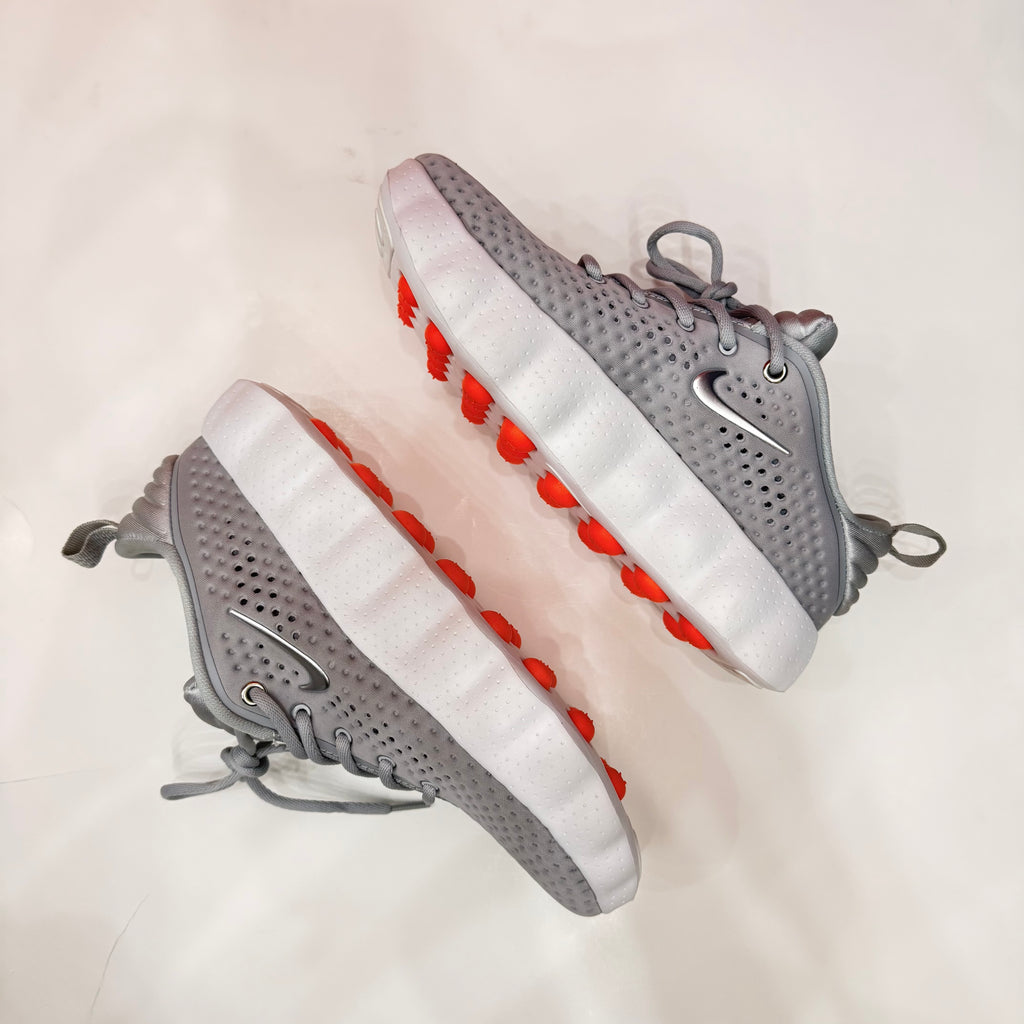 NIKE MIND 002
