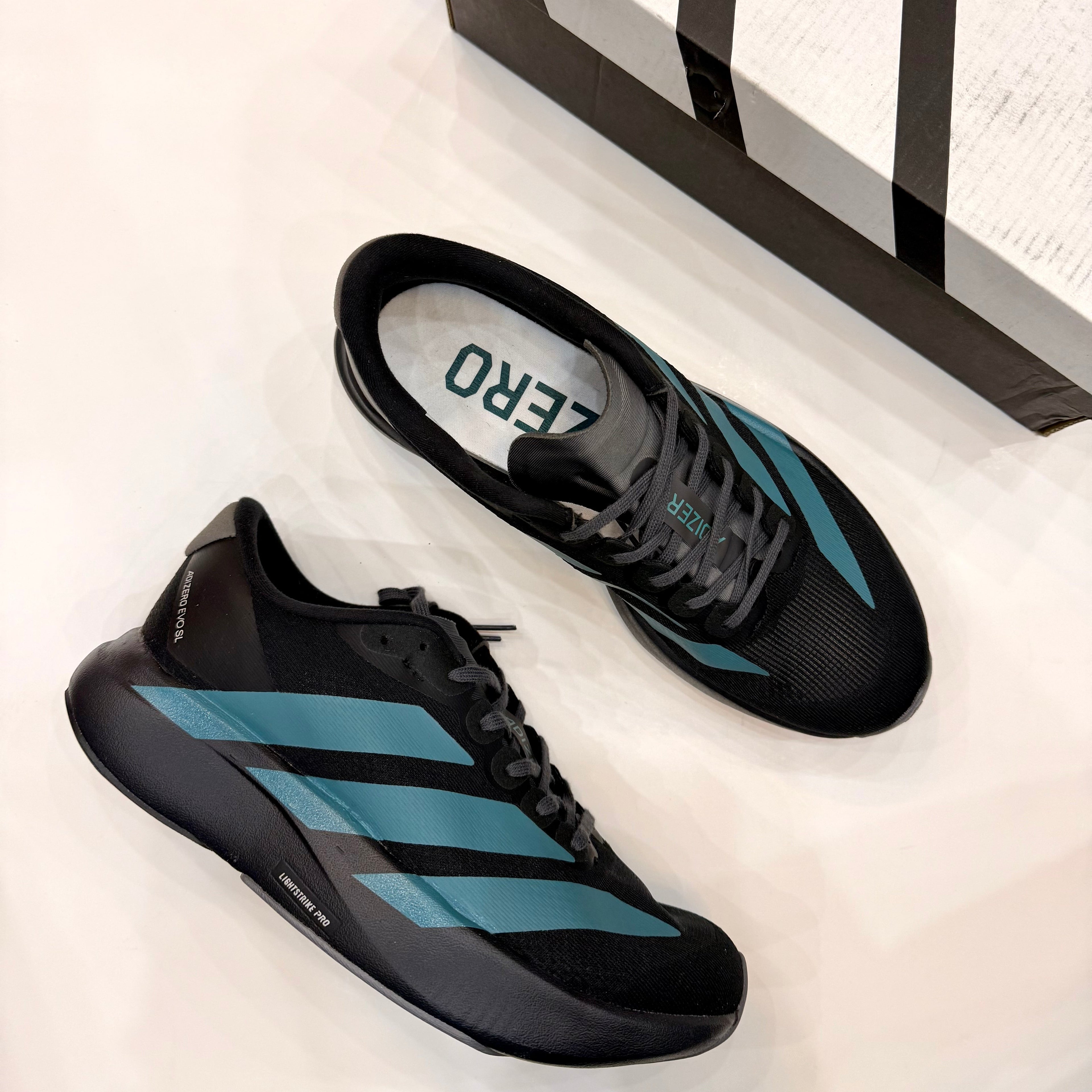 ADIZERO EVO SL
