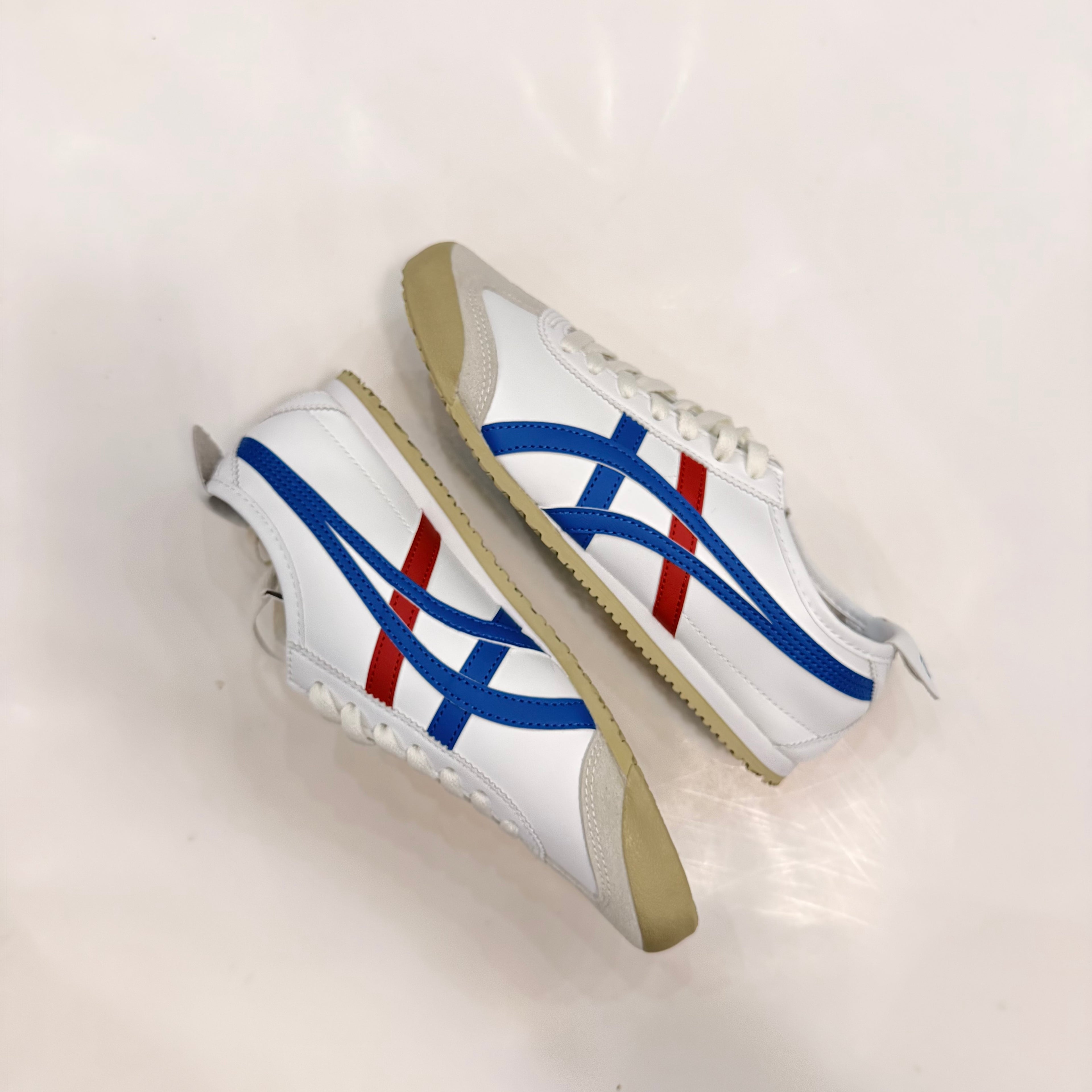 ONITSUKA TIGER