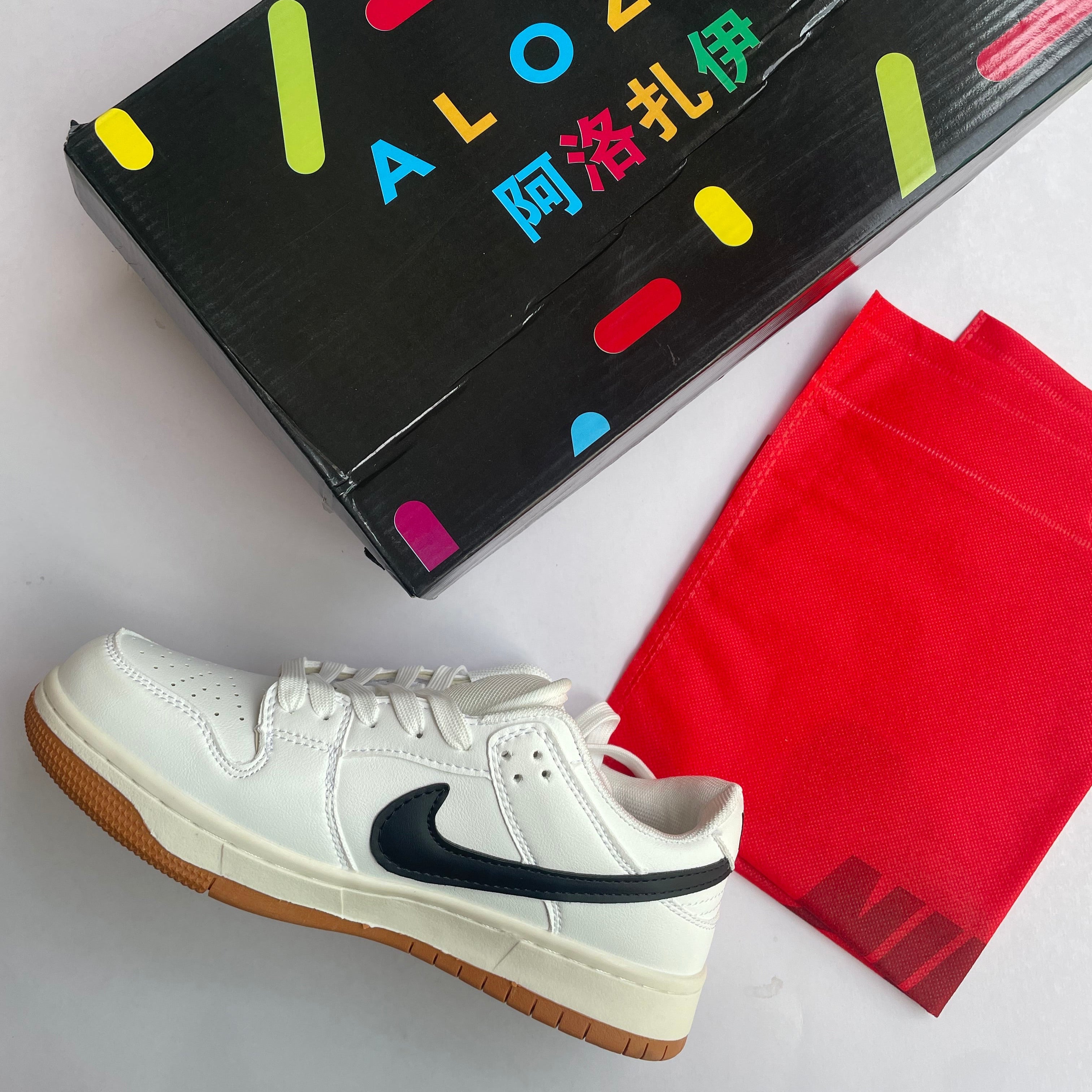 NIKE SB DUNKS