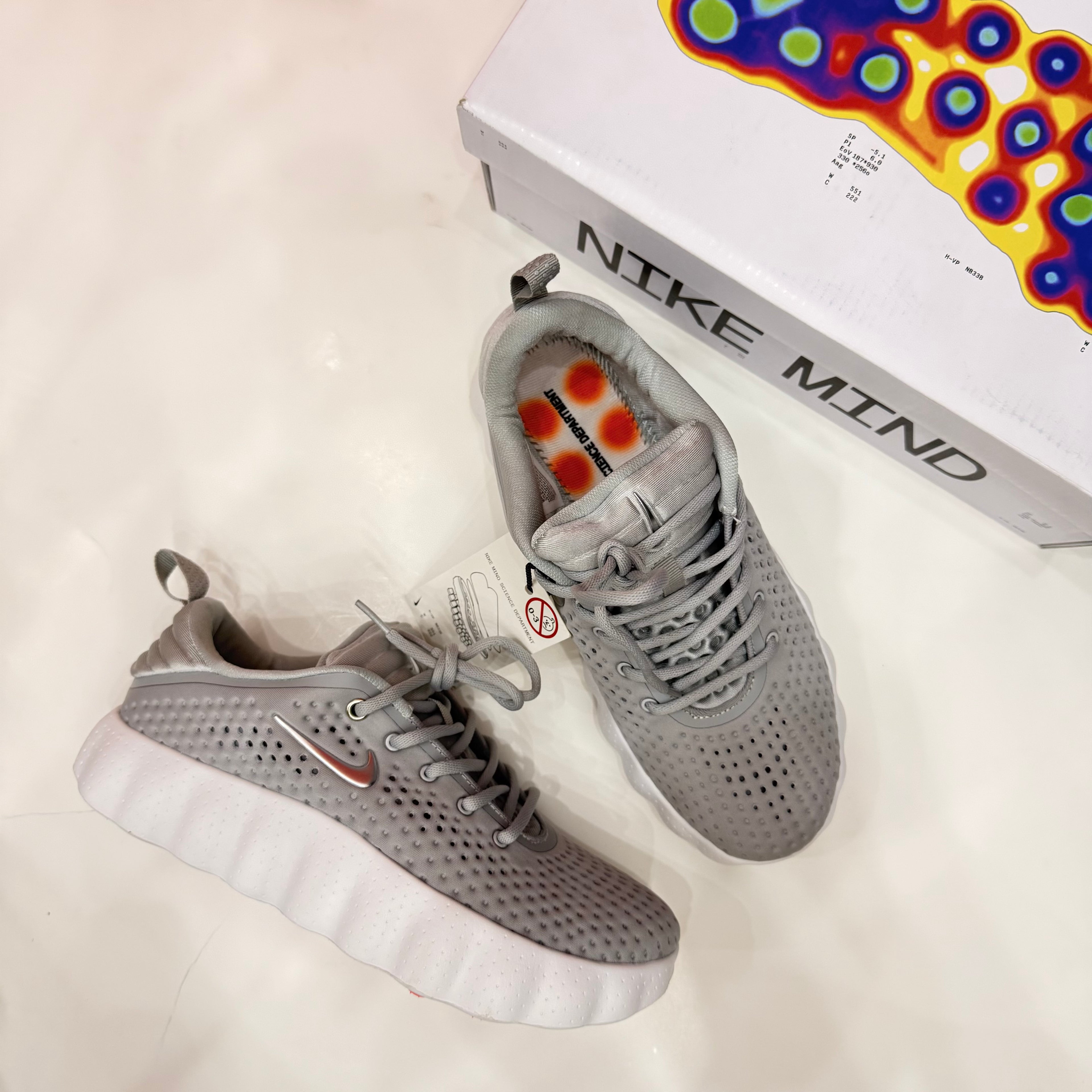NIKE MIND 002