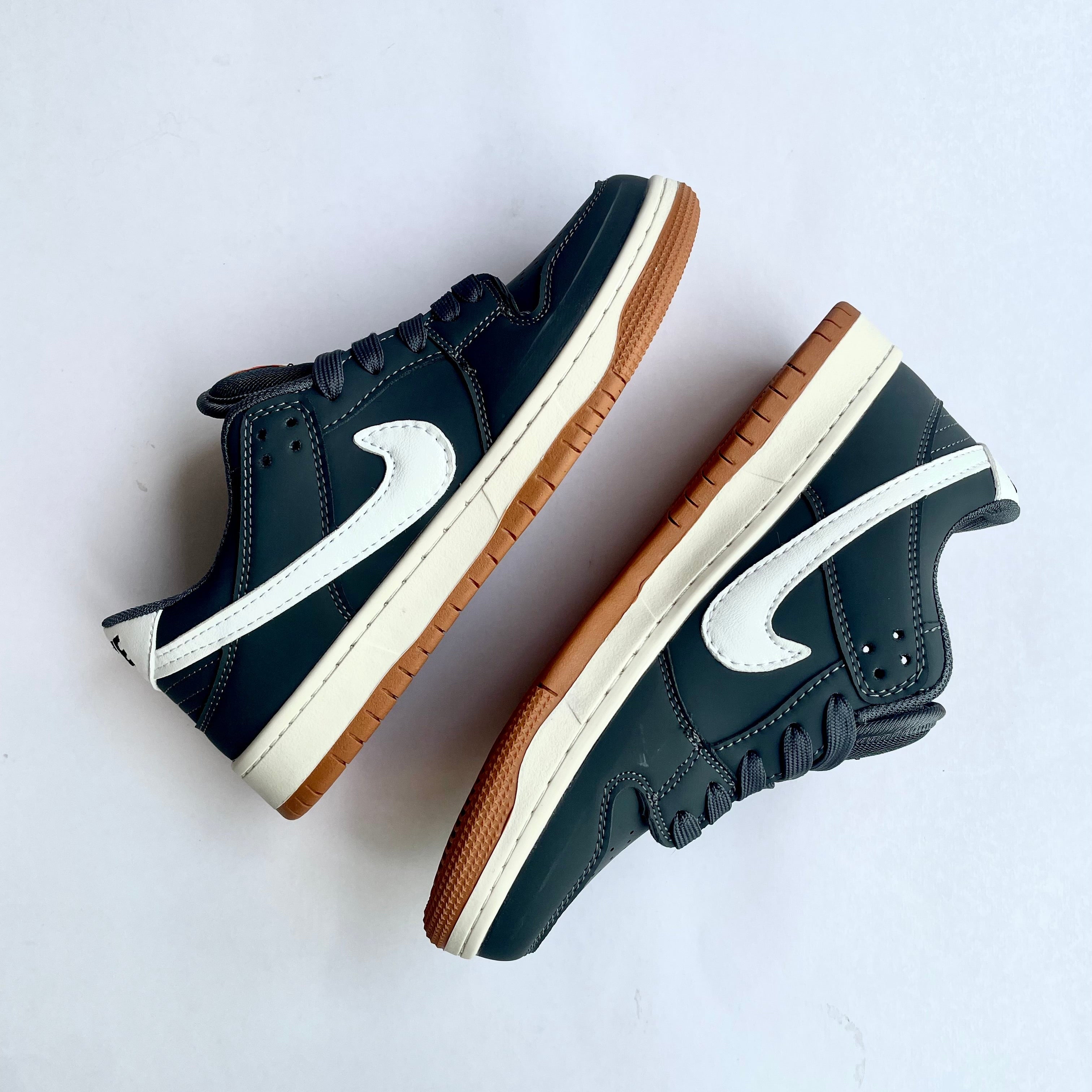 NIKE SB DUNKS