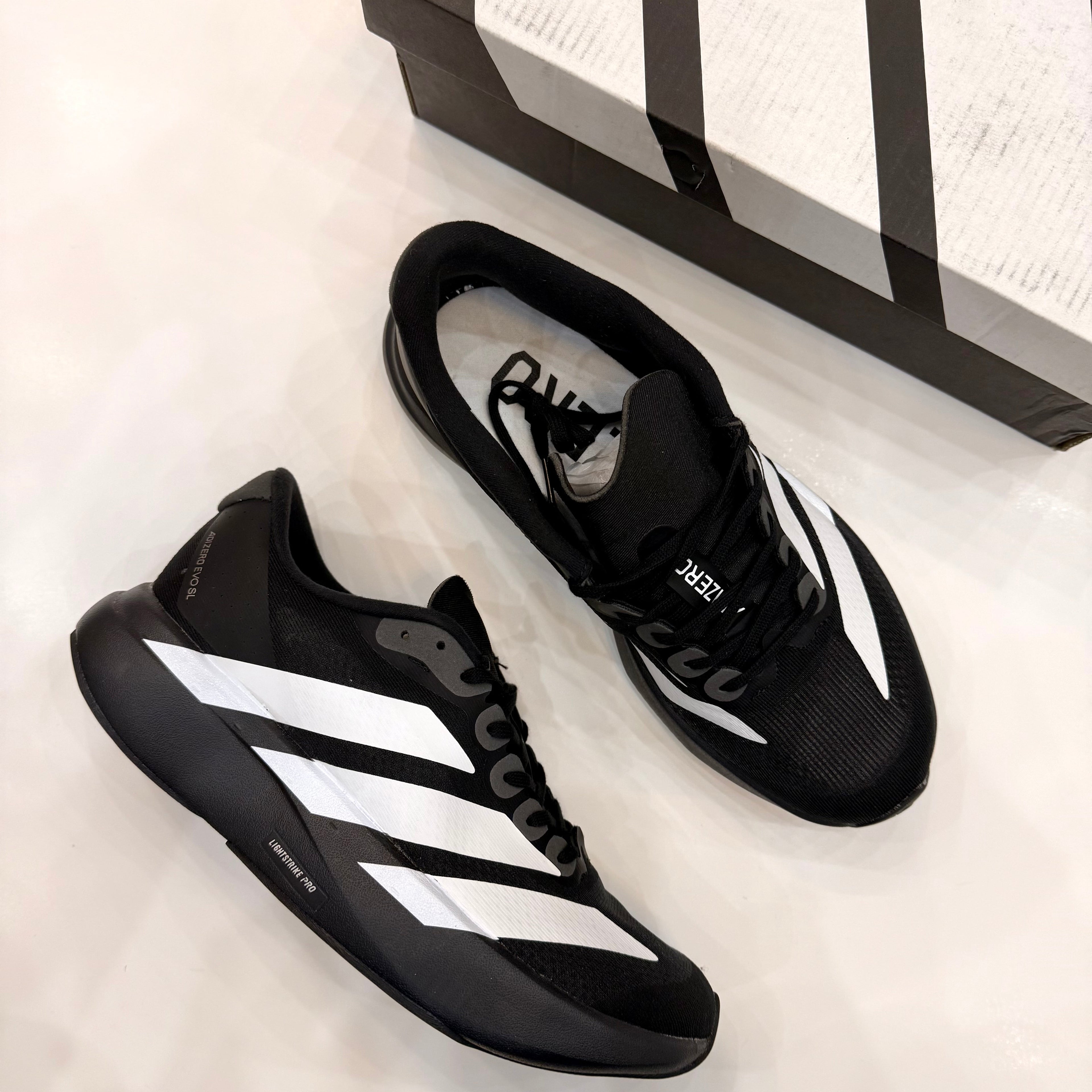 ADIZERO EVO SL