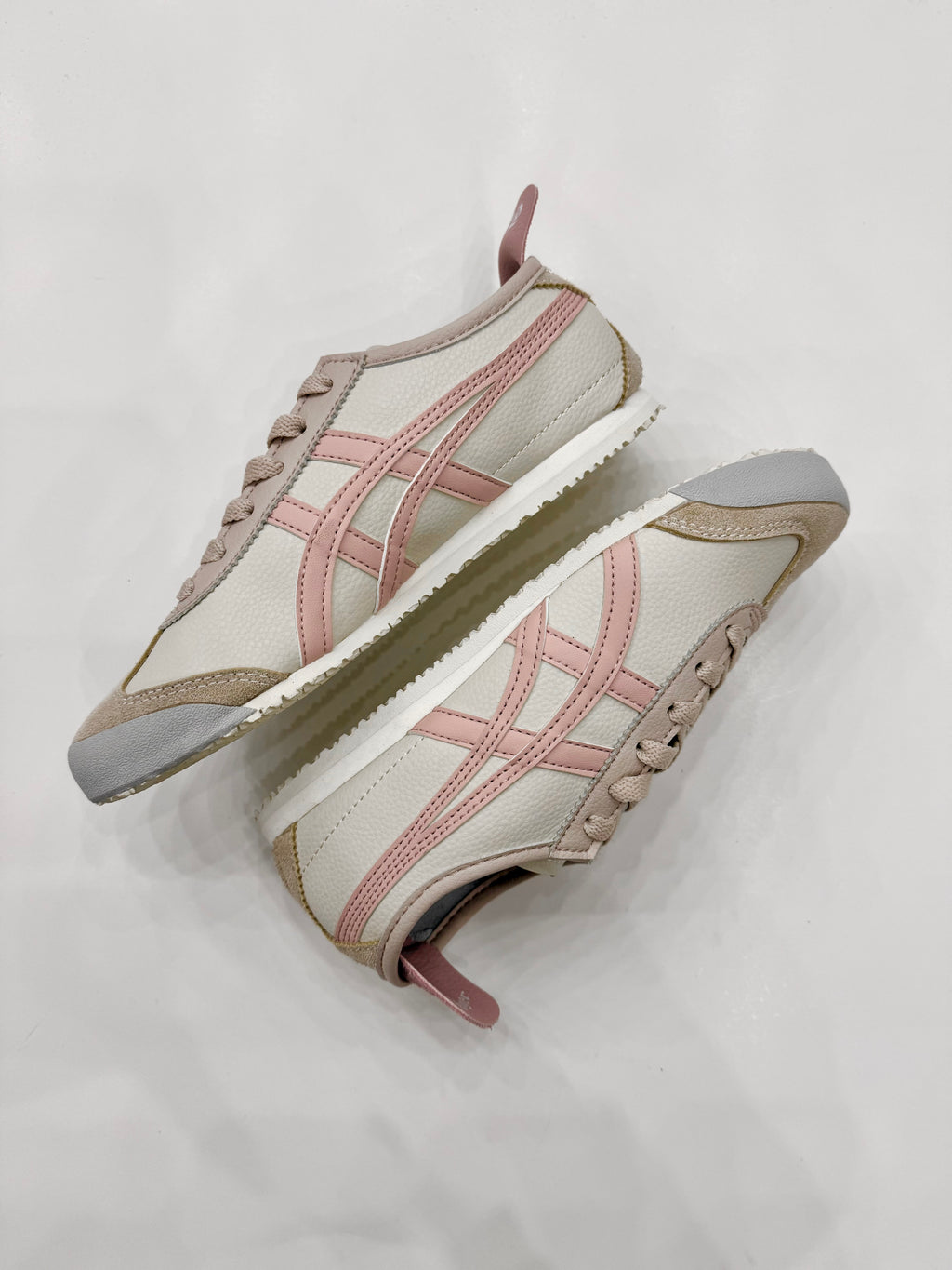ONITSUKA TIGER