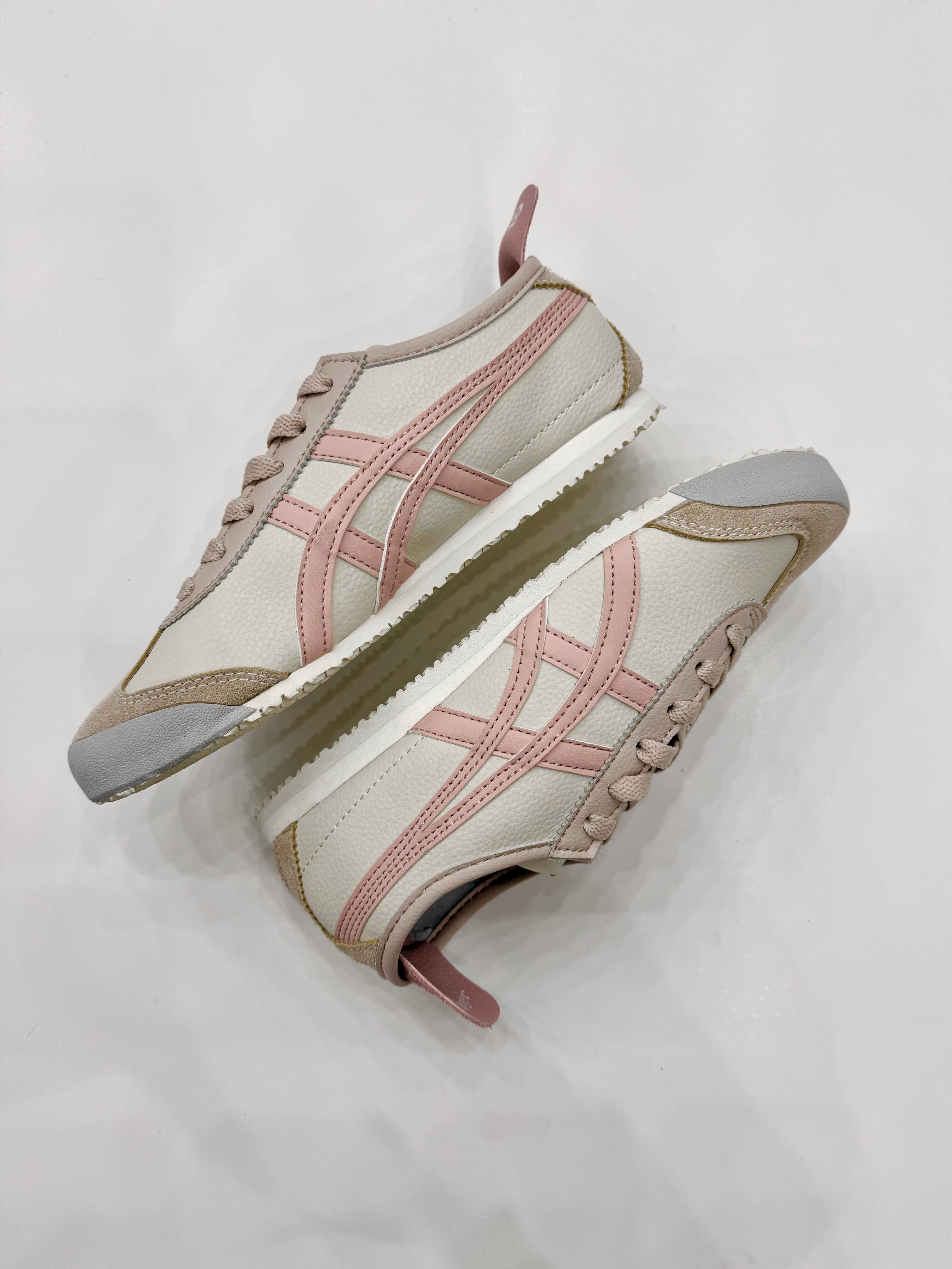 ONITSUKA TIGER