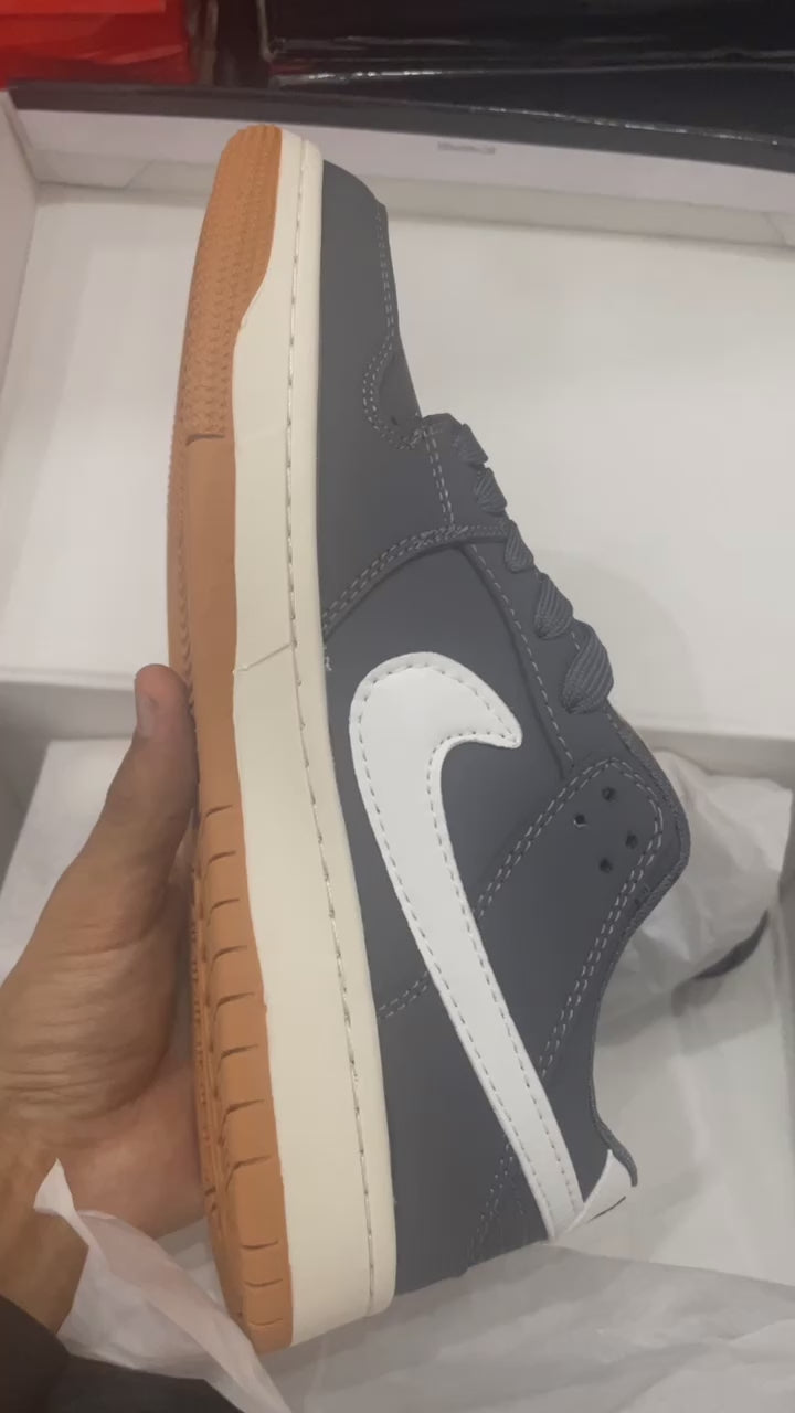 NIKE SB DUNKS