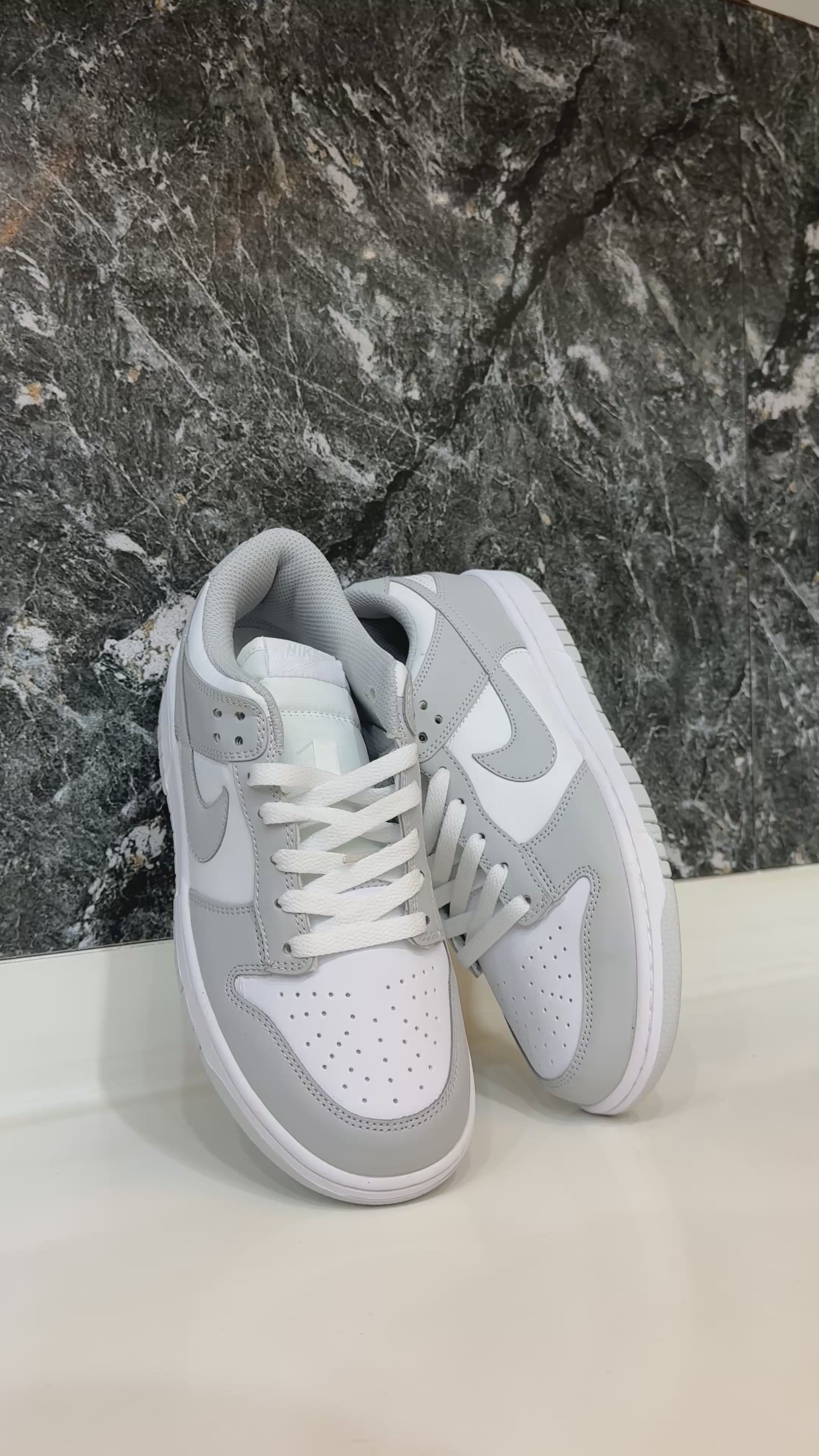NIKE DUNKS